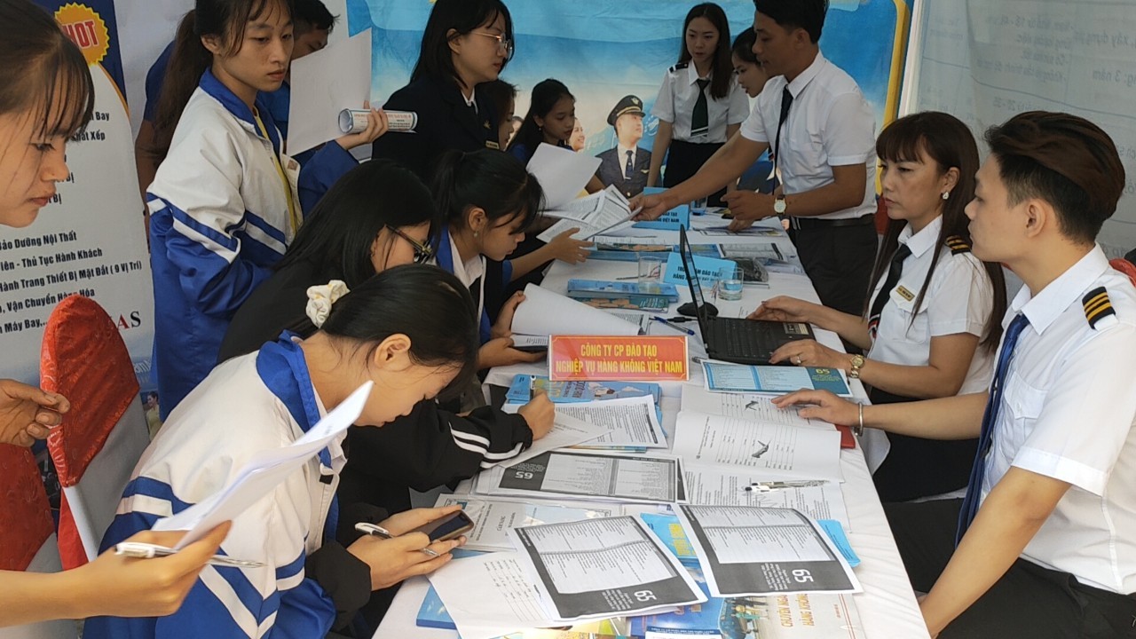 Lao động huyện Phú Lương Thái Nguyên tiếp cận cơ hội nghề nghiệp hàng không
